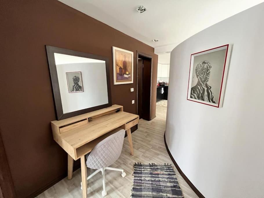Kazanlak Large Guest House Apartment Near The Center With Full Kitchen & Dining Room, King Beds, Garden Patio, Free Parking & Self Check-In Екстер'єр фото