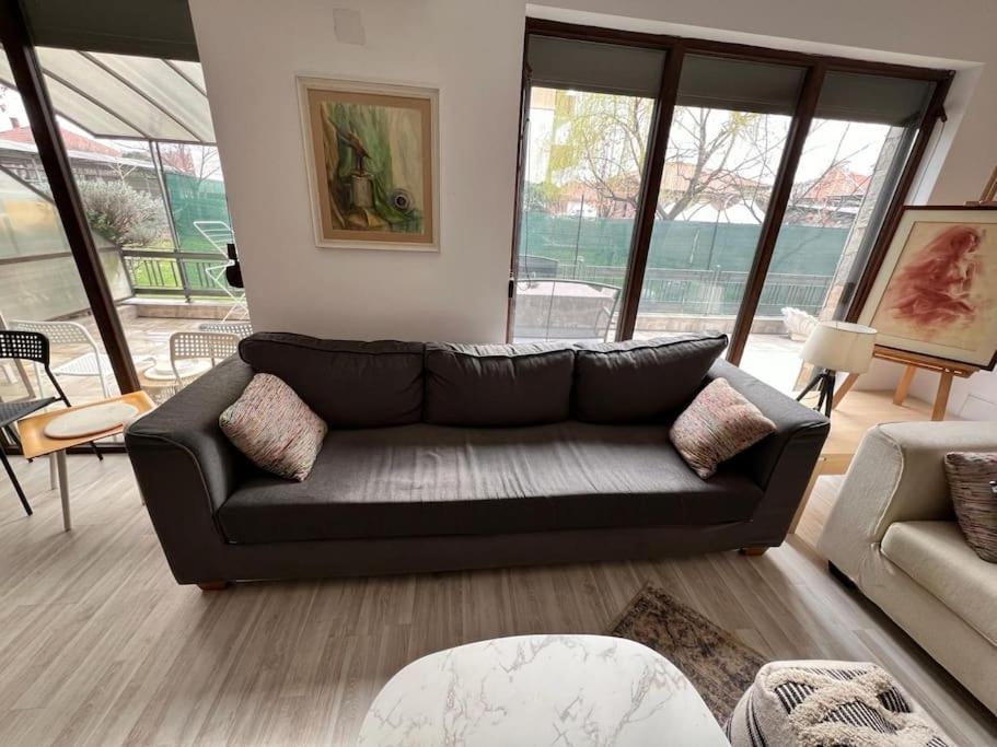 Kazanlak Large Guest House Apartment Near The Center With Full Kitchen & Dining Room, King Beds, Garden Patio, Free Parking & Self Check-In Екстер'єр фото